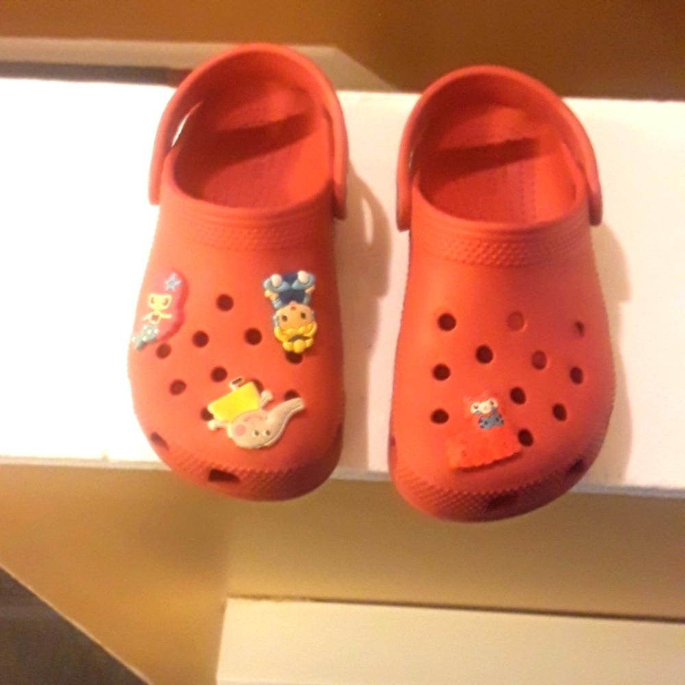 Girls Crocs sz 11 Barely Worn